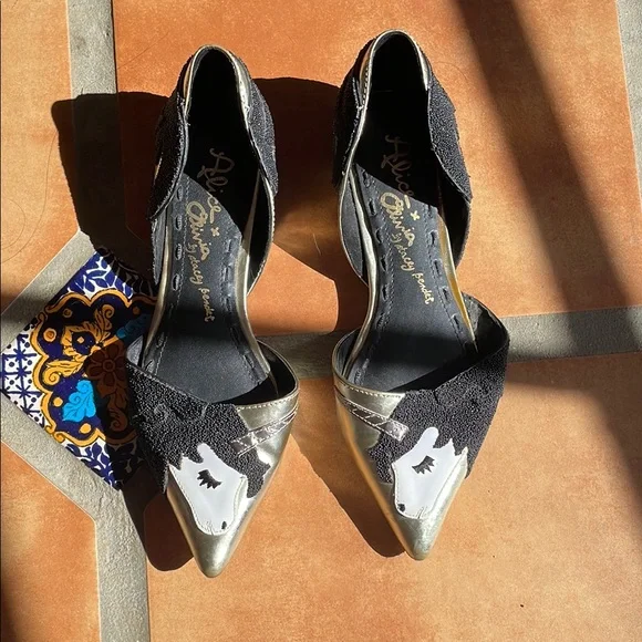 Last Chance! RARE! Alice & Olivia Unicorn Flats - Picture 1 of 4